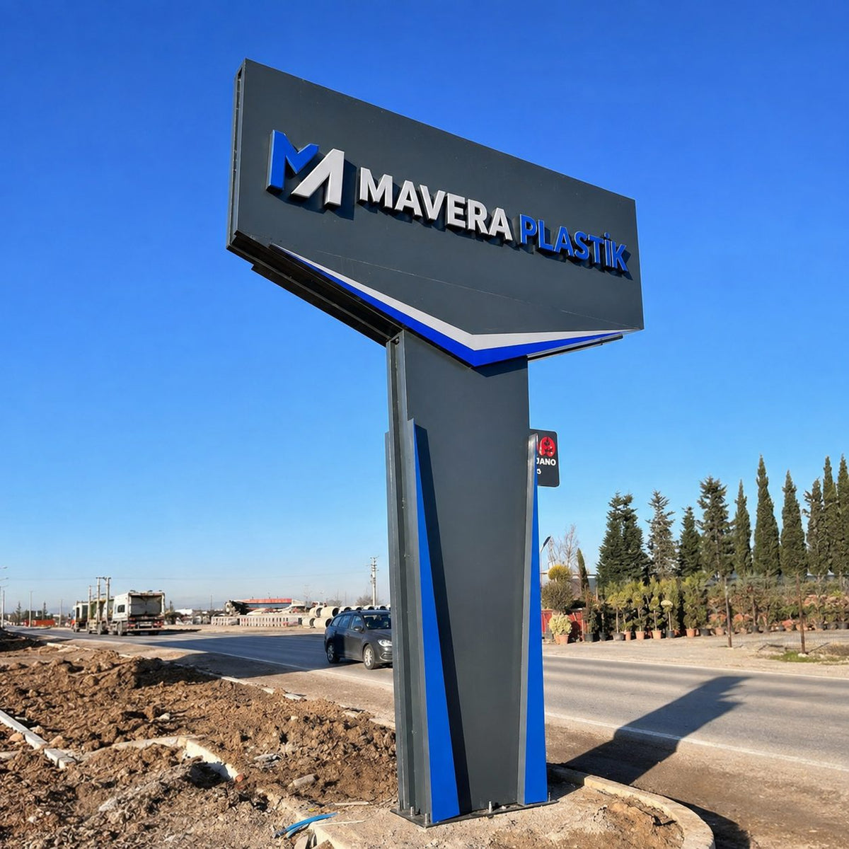 Totem ve pilon tabela rehberi — yol kenarı uygulaması
