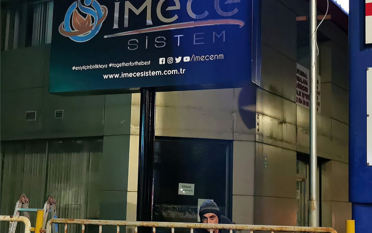 Cephe giydirme malzeme seçimi — kompozit panel uygulaması